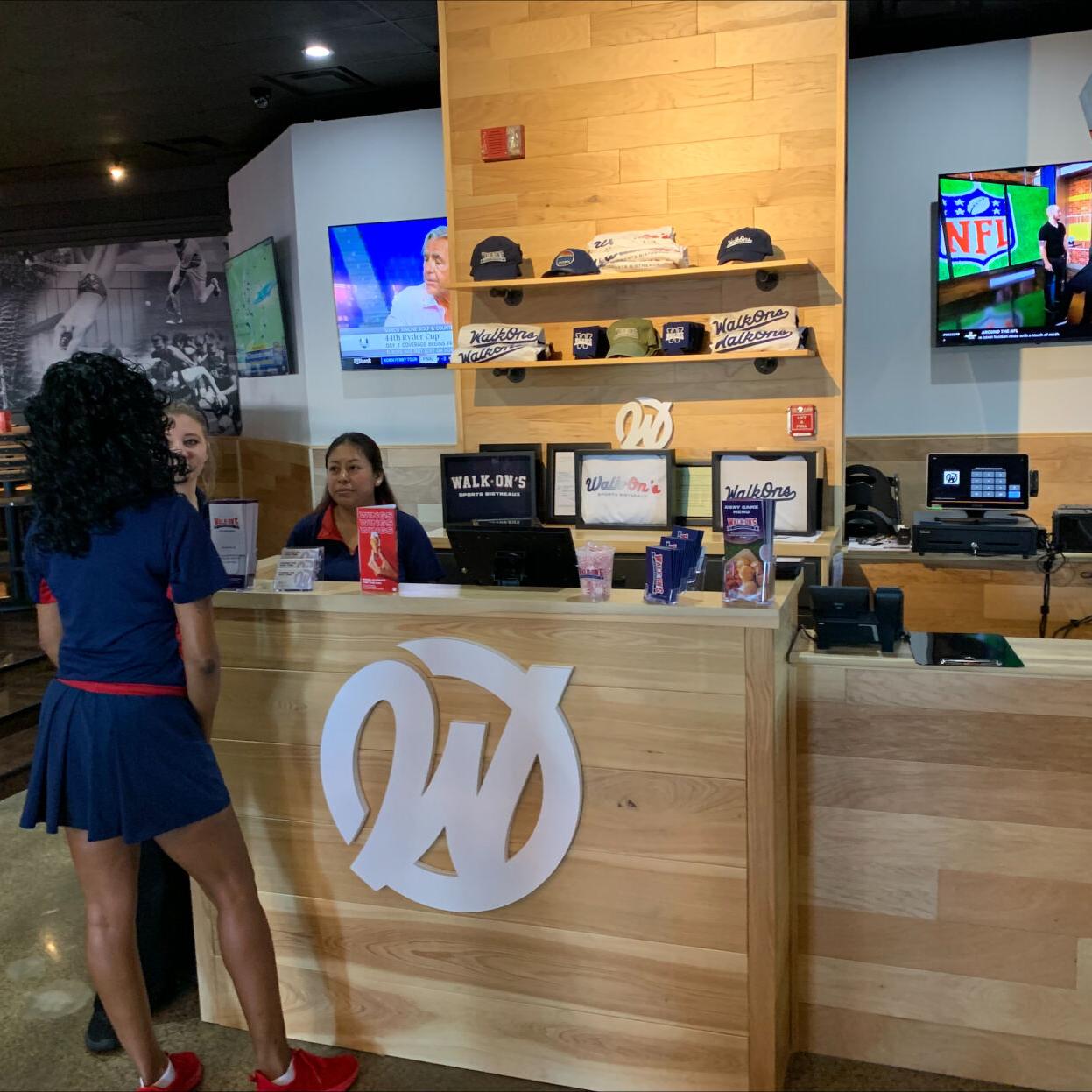 Walk-On's Sports Bistreaux interior